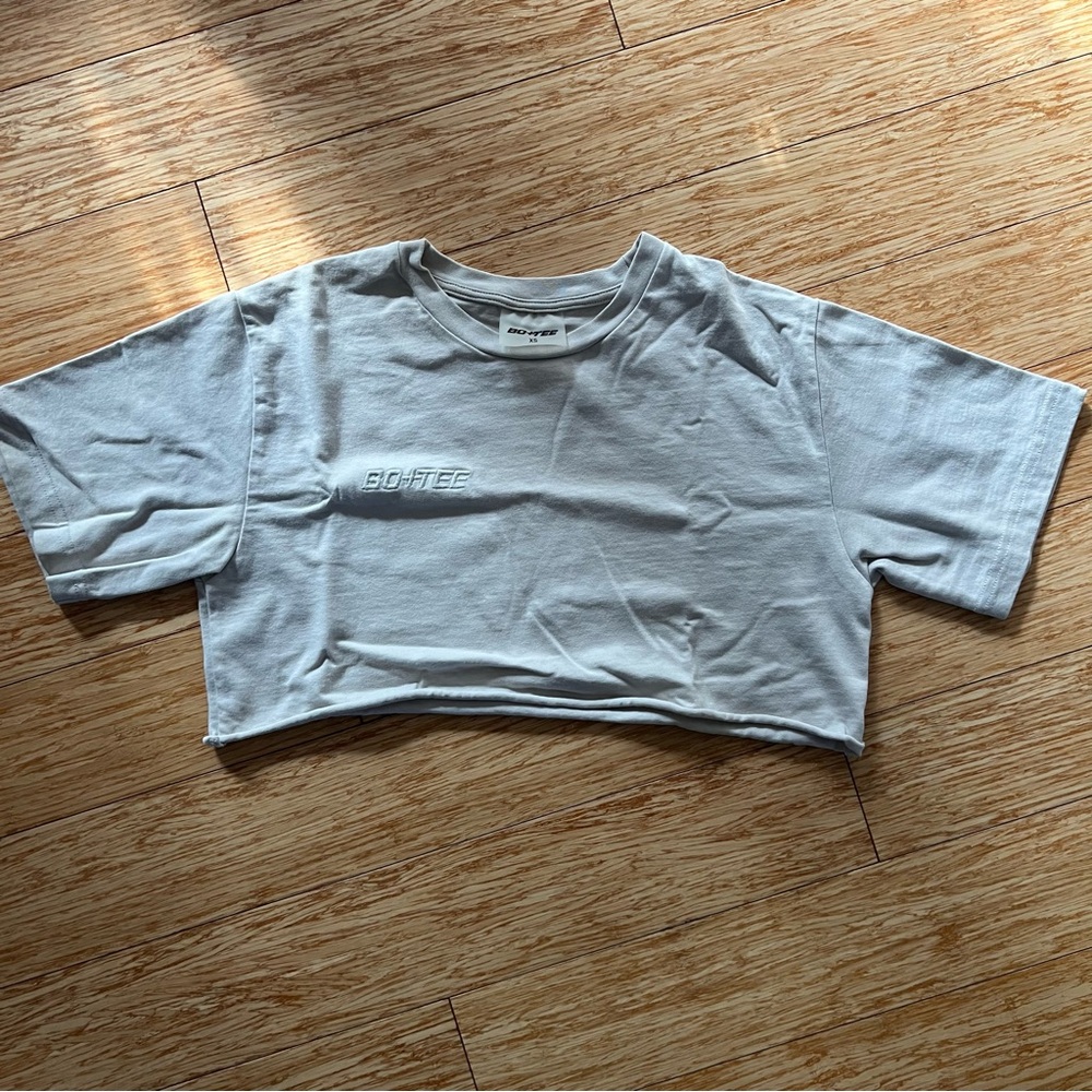 Bo+Tee Gray Cropped T-Shirt